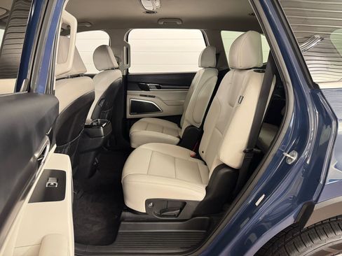 Used 2023 Kia Telluride S image 31