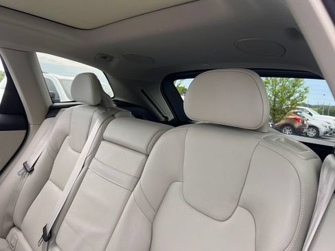 Used 2018 Volvo XC60 T5 Inscription w/ Convenience Package AWD/4WD image 19