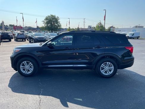 Used 2024 Ford Explorer XLT AWD/4WD image 8