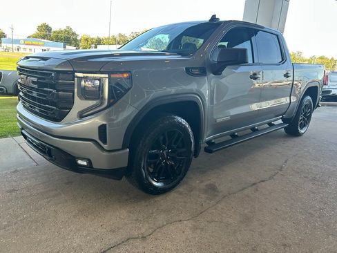Used 2025 GMC Sierra 1500 Elevation w/ X31 Off-Road Package AWD/4WD image 4