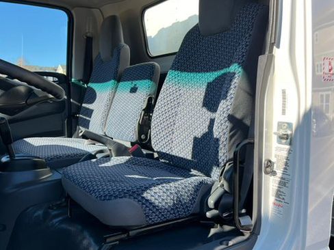 Used 2024 Isuzu NPR image 17