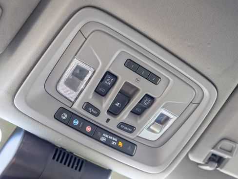 Used 2023 GMC Sierra 1500 Denali AWD/4WD image 46
