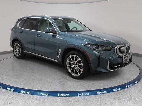 Certified 2024 BMW X5 xDrive40i w/ Premium Package AWD/4WD image 3