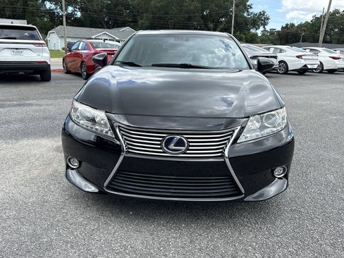 Used 2015 Lexus ES 300h w/ Navigation System Package FWD image 9