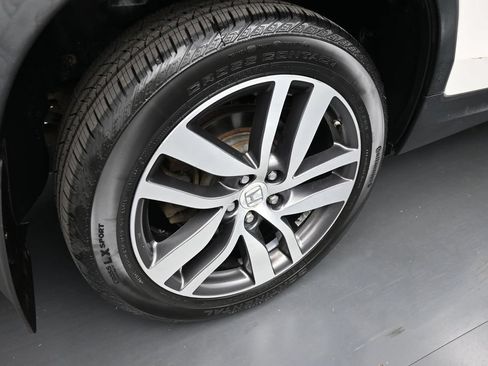 Used 2017 Honda Pilot Touring image 42