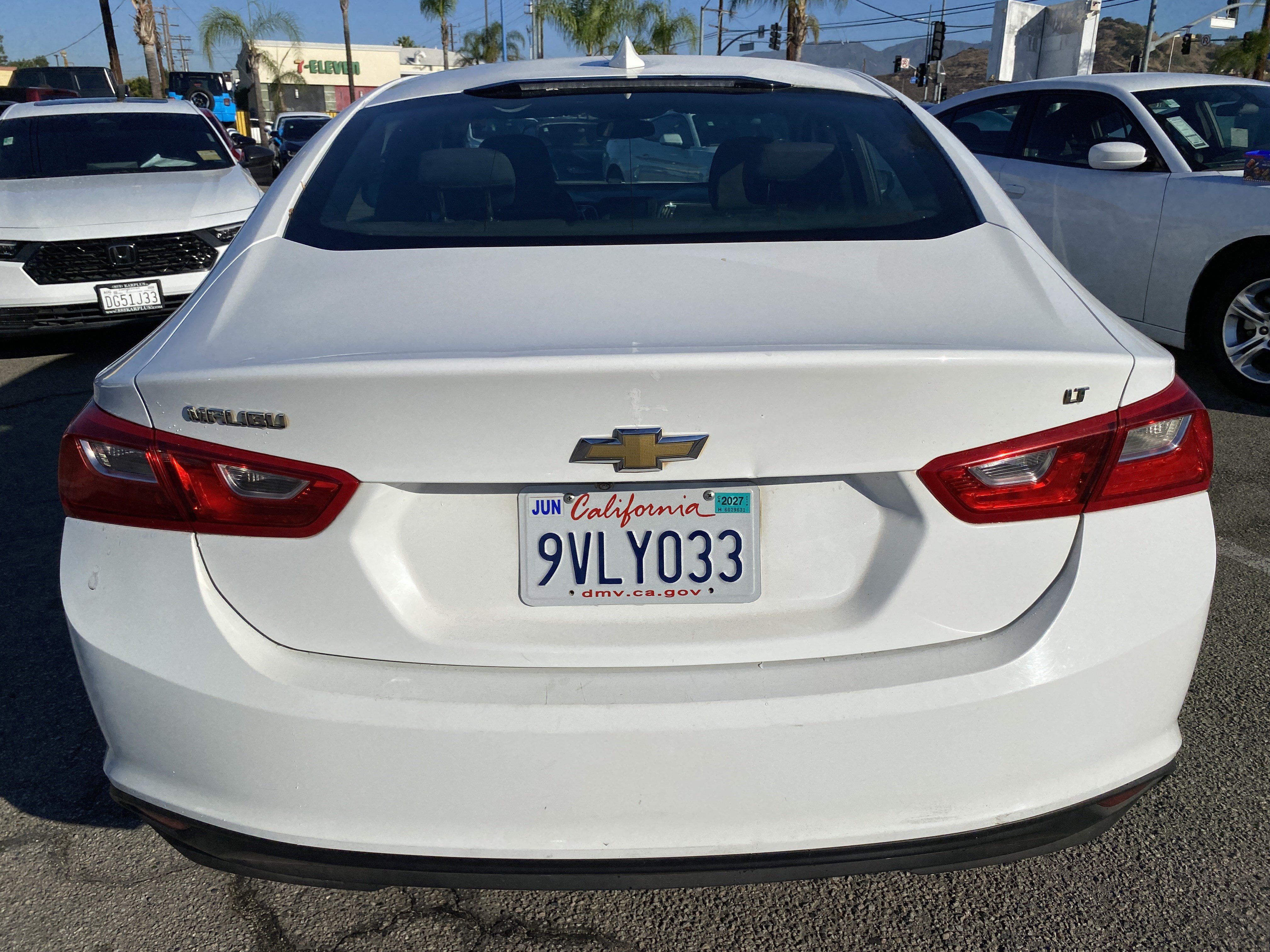 Used 2017 Chevrolet Malibu LT FWD image 10
