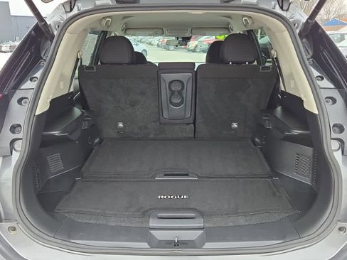 Used 2020 Nissan Rogue SV image 20