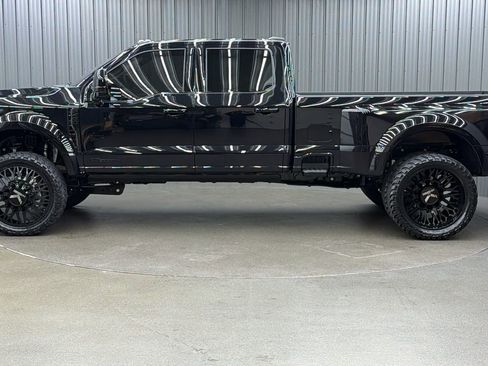 Used 2026 Ford F450 Platinum w/ Platinum Plus Package image 2