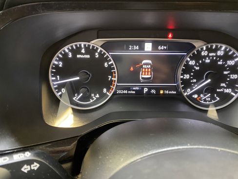 Used 2024 Nissan Pathfinder SL image 38