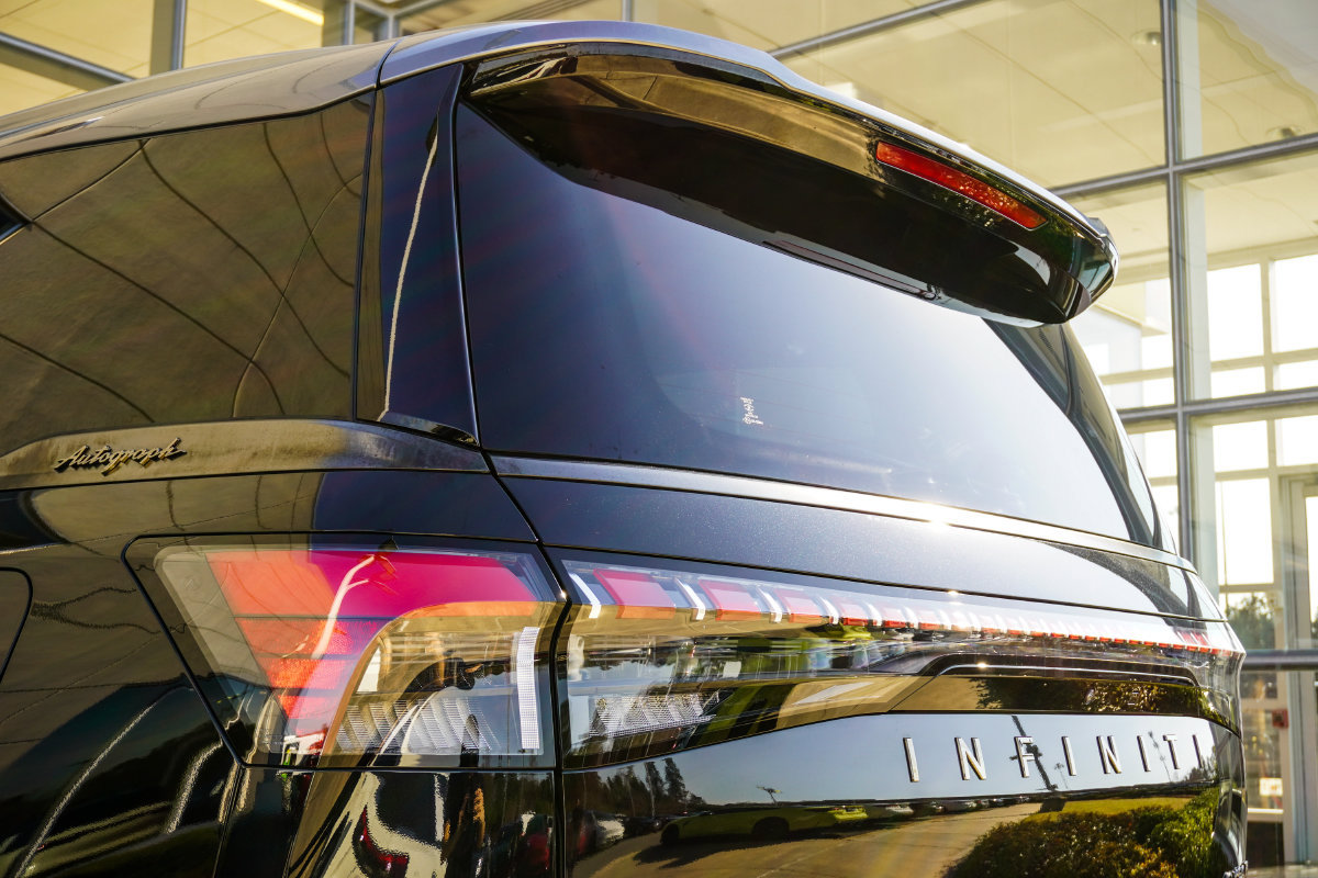 New 2026 INFINITI QX80 Autograph w/ Premium Cargo Package AWD/4WD image 13