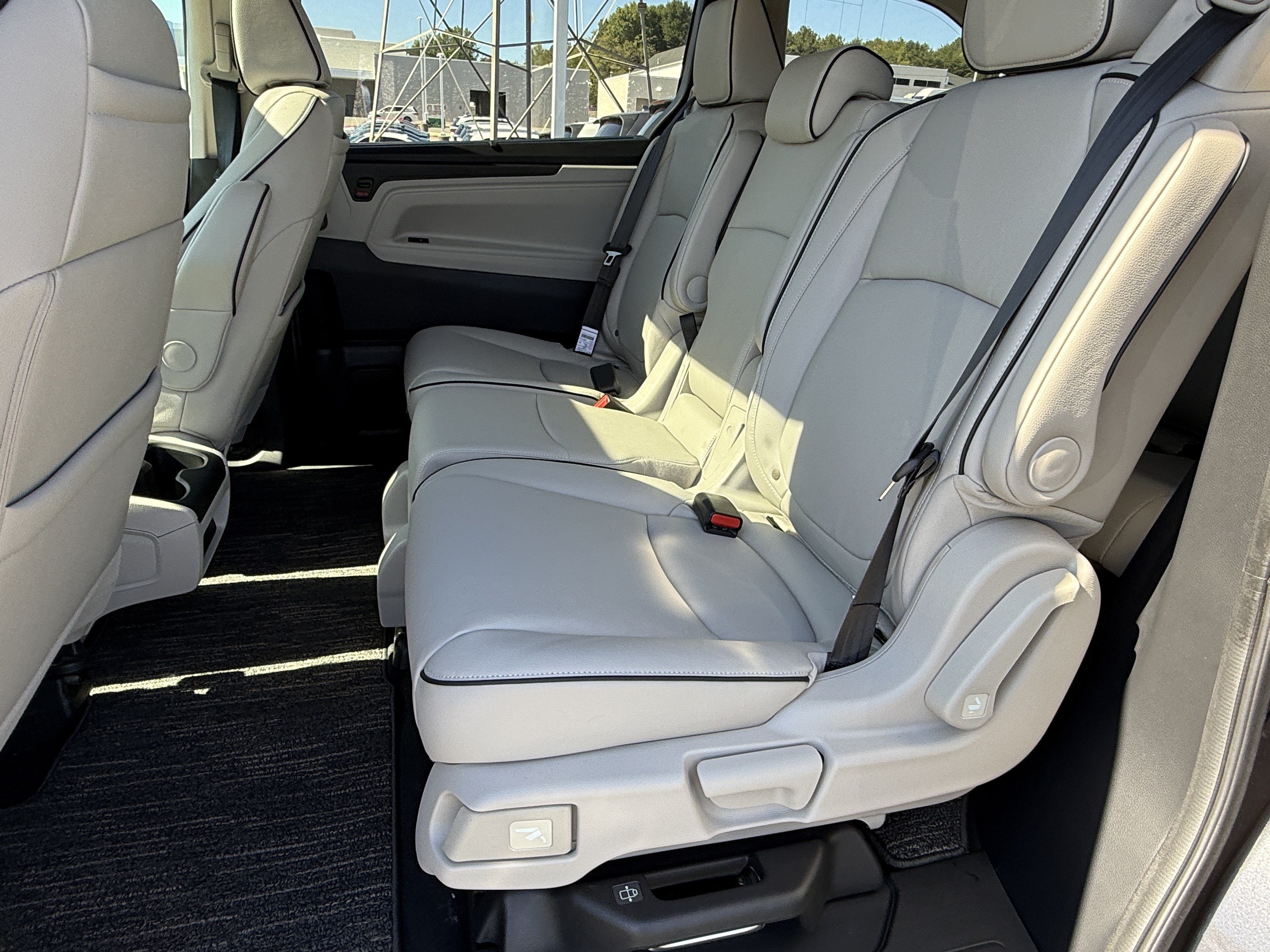 New 2027 Honda Odyssey Touring image 32