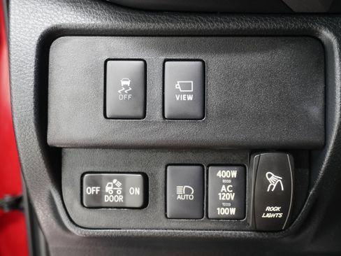Used 2021 Toyota Tacoma Limited AWD/4WD image 32