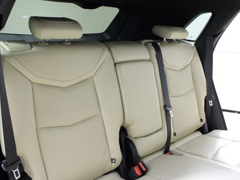 Used 2018 Cadillac XT5 Luxury w/ Driver Awareness Package image 16