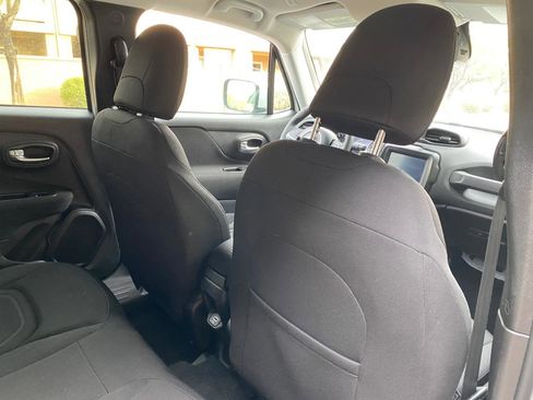 Used 2021 Jeep Renegade Latitude image 44