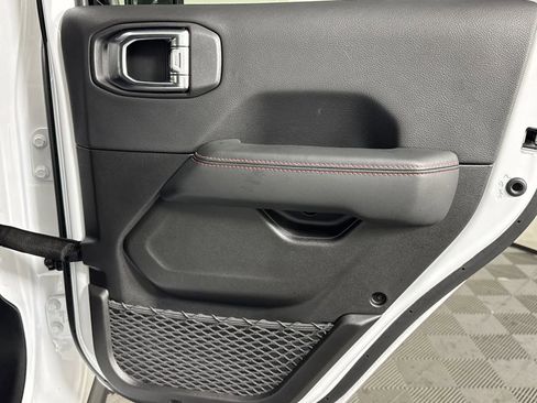 Used 2025 Jeep Wrangler Unlimited Rubicon image 14