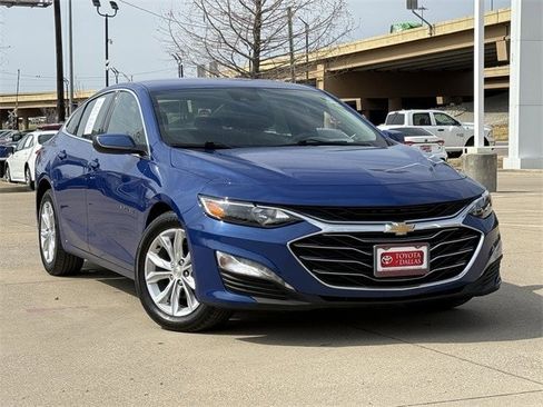 Used 2023 Chevrolet Malibu LT image 2