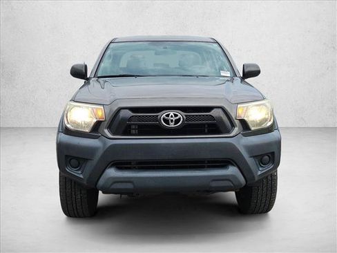 Used 2015 Toyota Tacoma PreRunner RWD image 2