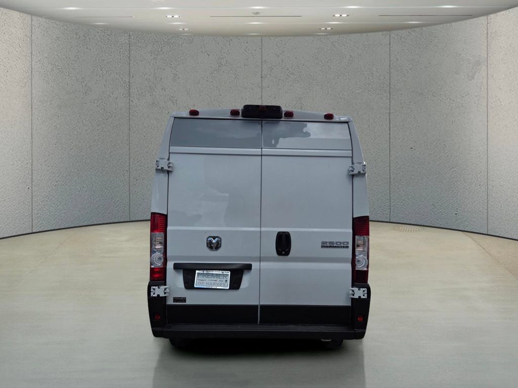 Used 2023 RAM ProMaster 2500 FWD image 4