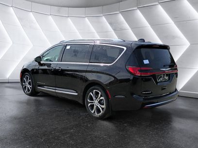New 2026 Chrysler Pacifica Pinnacle