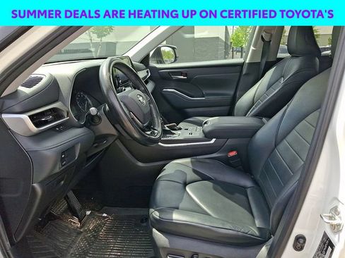 Used 2021 Toyota Highlander XLE FWD image 14