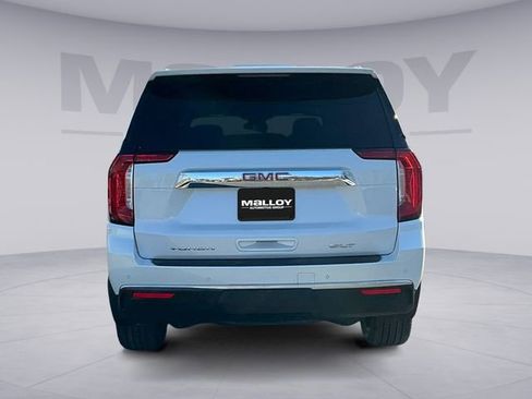 Used 2023 GMC Yukon XL SLT w/ SLT Premium Package image 4