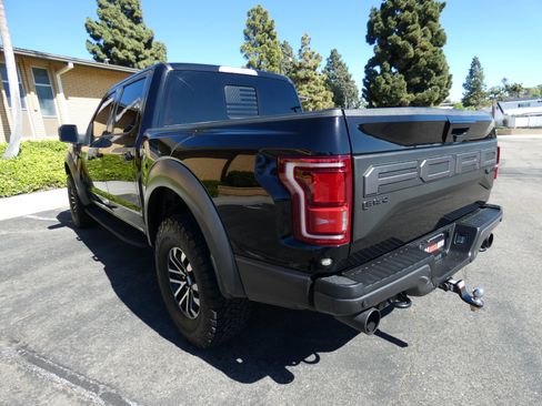 Used 2019 Ford F150 Raptor image 12