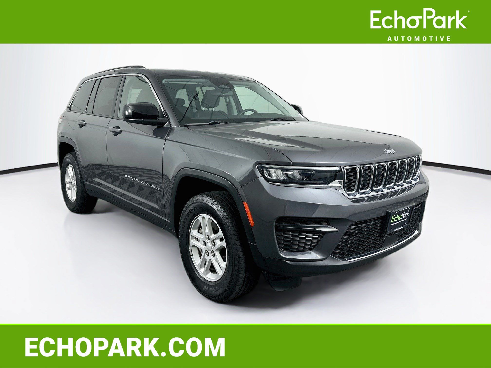 Used 2023 Jeep Grand Cherokee Laredo w/ Luxury Tech Group I AWD/4WD image 1