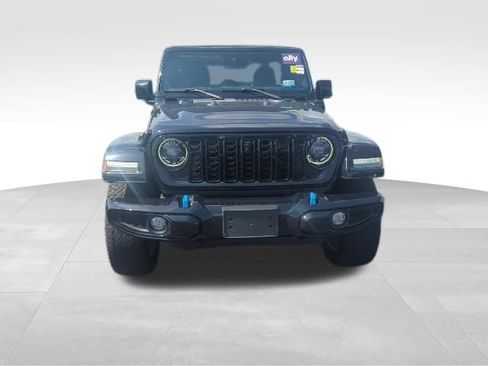 Used 2024 Jeep Wrangler High Altitude AWD/4WD image 3