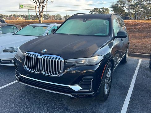 Used 2021 BMW X7 xDrive40i w/ Premium Package image 3