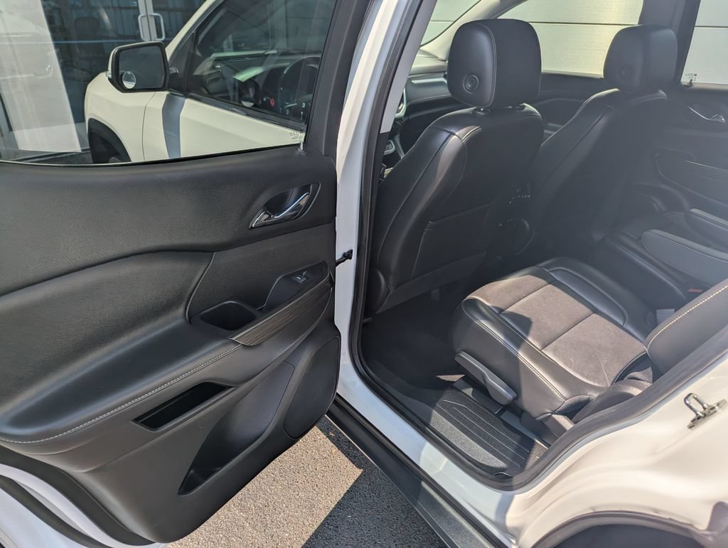 Used 2023 GMC Acadia SLT FWD image 33