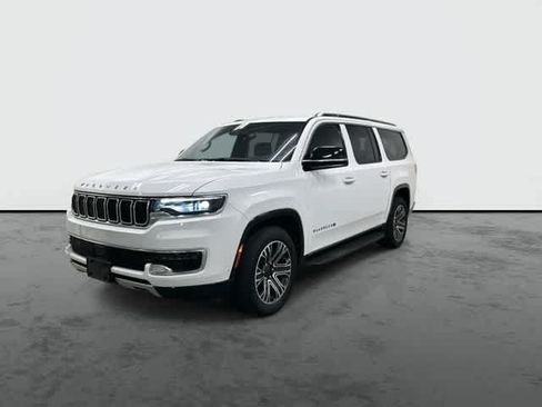 Used 2024 Jeep Wagoneer L Series II w/ Flexible Seating Group RWD image 7