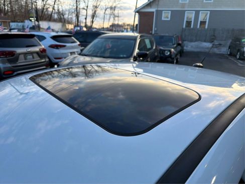 Used 2018 Ford Focus SEL image 11