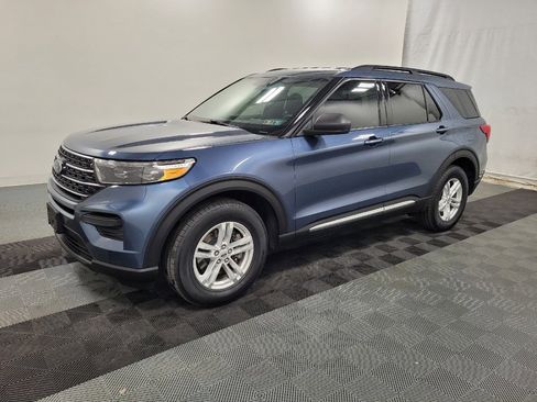 Used 2020 Ford Explorer XLT w/ Comfort Package image 2