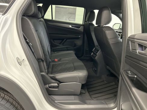 New 2026 Volkswagen Atlas Cross Sport SE AWD/4WD image 32