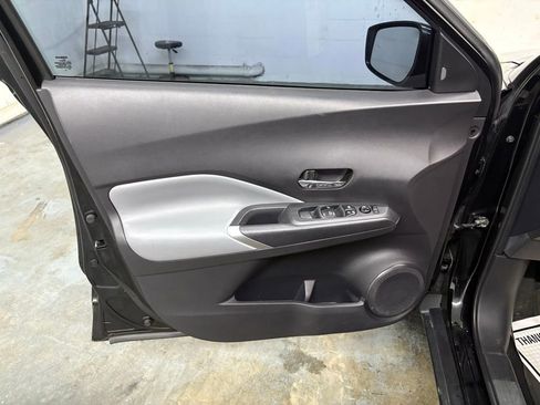 Used 2023 Nissan Kicks SR w/ SR Premium Package image 9