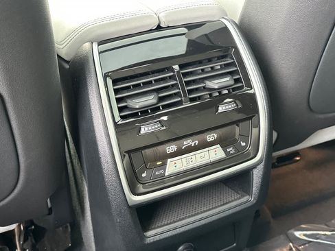 Used 2023 BMW X6 xDrive40i w/ Climate Comfort Package image 14
