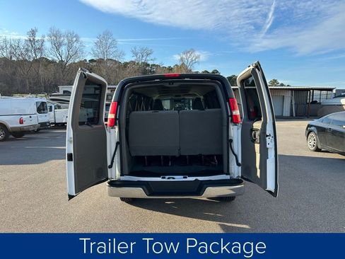 Used 2017 Chevrolet Express 3500 LT w/ LT Preferred Equipment Group image 9