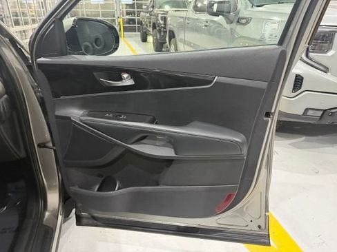 Used 2017 Kia Sorento FWD image 37