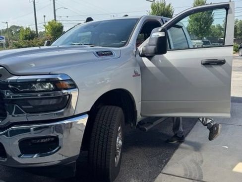 Used 2025 RAM 2500 Tradesman AWD/4WD image 6