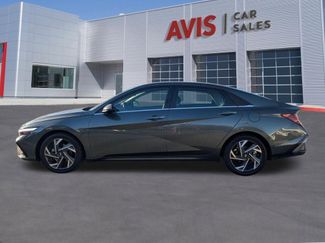 Used 2025 Hyundai Elantra SEL video 2