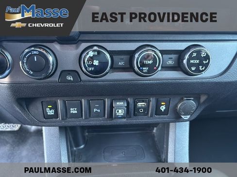 Used 2018 Toyota Tacoma Limited image 12