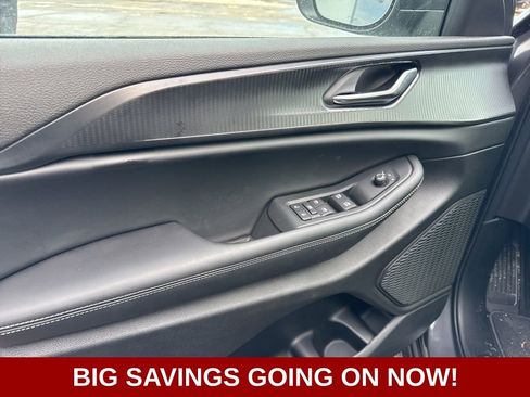 New 2025 Jeep Grand Cherokee Laredo image 18