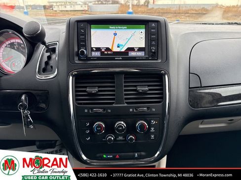 Used 2015 Dodge Grand Caravan SXT image 17