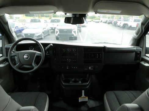 New 2025 GMC Savana 3500 w/ Power Convenience Package RWD image 29