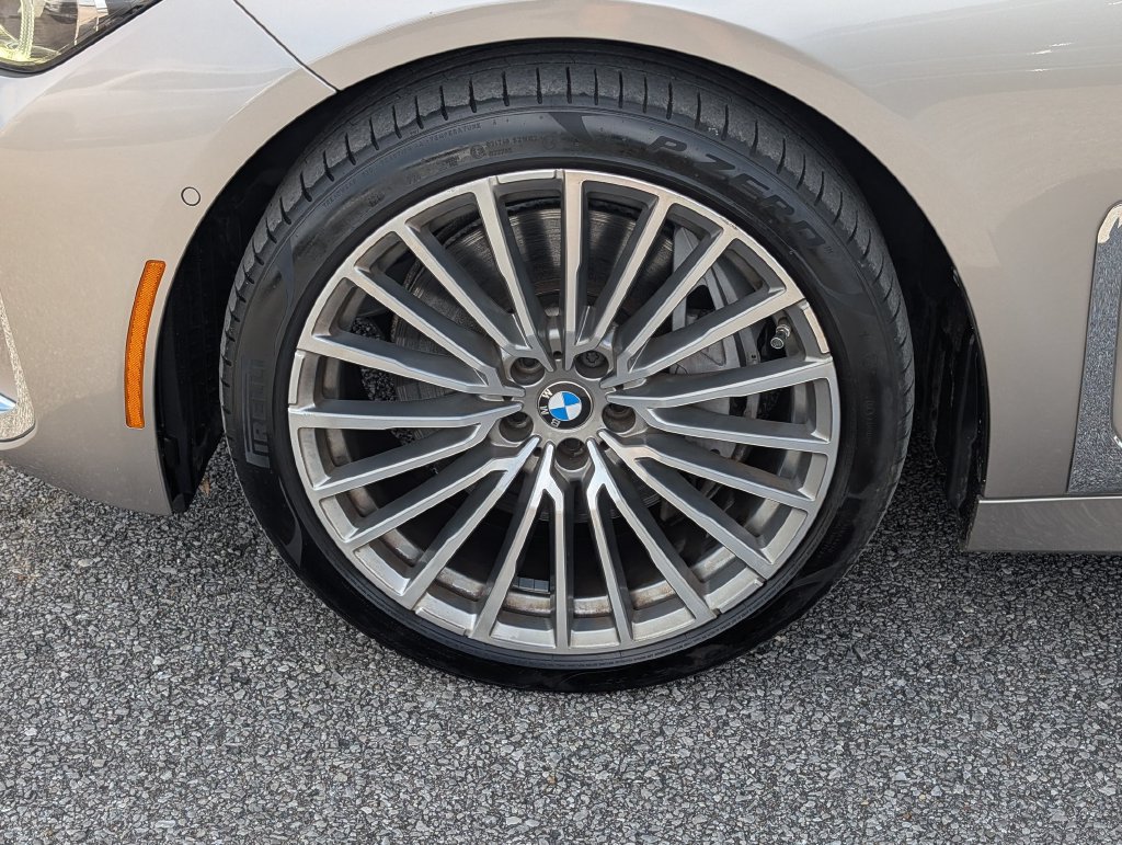 Used 2021 BMW 750i xDrive w/ Executive Package AWD/4WD image 9