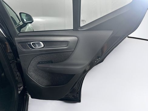 Used 2025 Volvo XC40 B5 Core AWD/4WD image 31