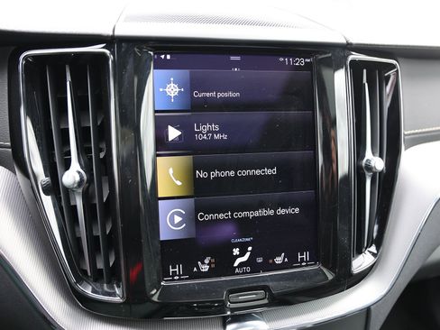 Used 2021 Volvo XC60 T6 R-Design image 26