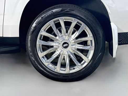 Used 2023 Cadillac Escalade ESV Premium Luxury AWD/4WD image 37