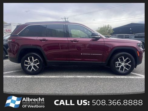 Used 2025 Jeep Grand Cherokee Limited AWD/4WD image 6