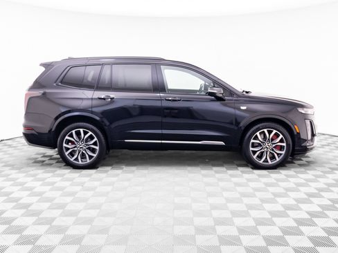 Used 2024 Cadillac XT6 Sport w/ Technology Package AWD/4WD image 8